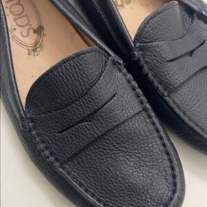 TOD’S driving loafers